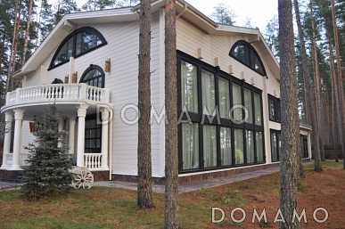 Проект роскошного дома из клееного бруса с бассейном и огромной гостиной Проект роскошного дома из клееного бруса с бассейном и огромной гостиной