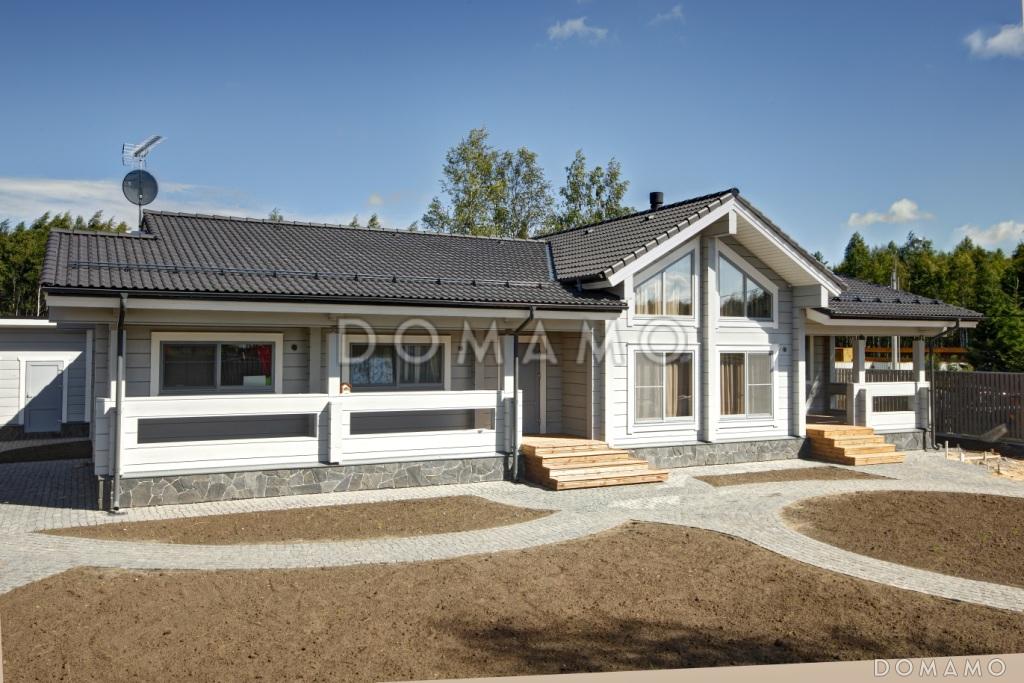 Проект каркасного дома с панорамным остеклением с тремя спальнями / 1