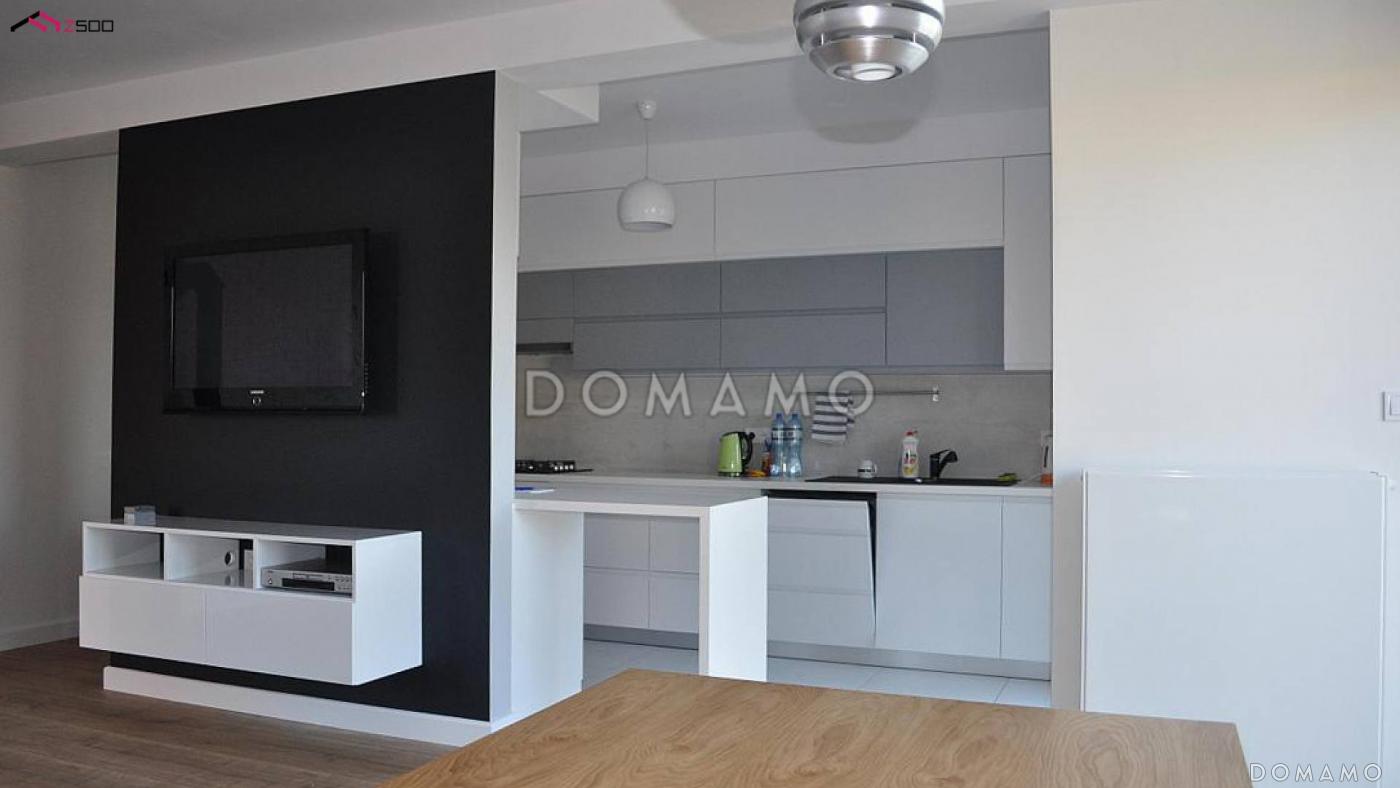 Проект квадратного одноэтажного дома из газобетона с четырьмя комнатами и гаражом для большой семьи / 13