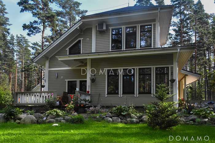 Проект дома из газобетона с местом для трех авто Проект дома из газобетона с местом для трех авто