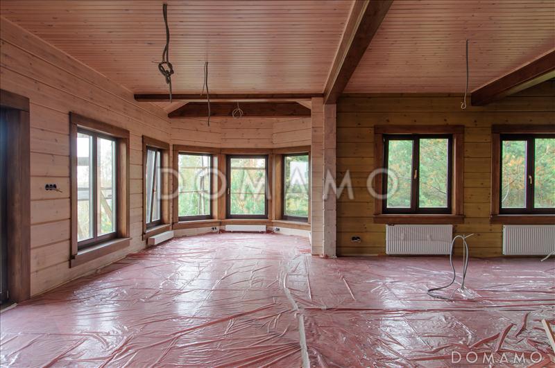 Проект стильного дома из клееного бруса с обширным остеклением и вторым светом / 26