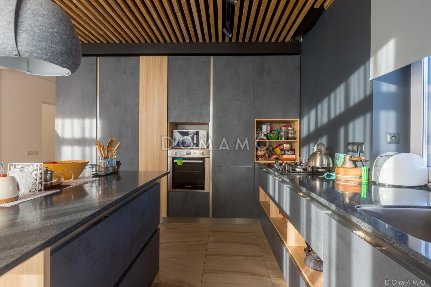 Проект двухэтажного кирпичного дома с террасой, балконом, сауной и 5 спальнями / 18