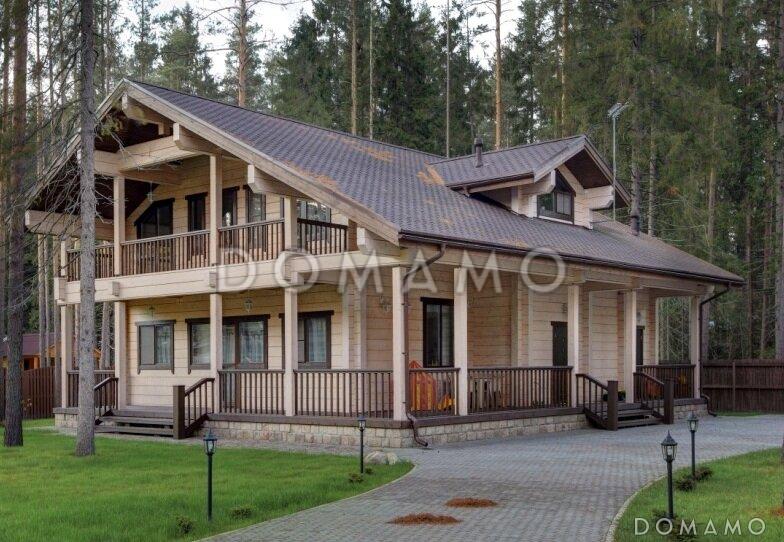 Проект дома из клееного бруса с просторным балконом на втором этаже / 1