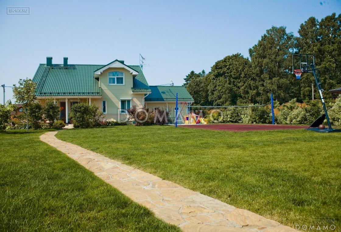 Проект каркасного дома с навесом для двух машин и крытой террасой / 2