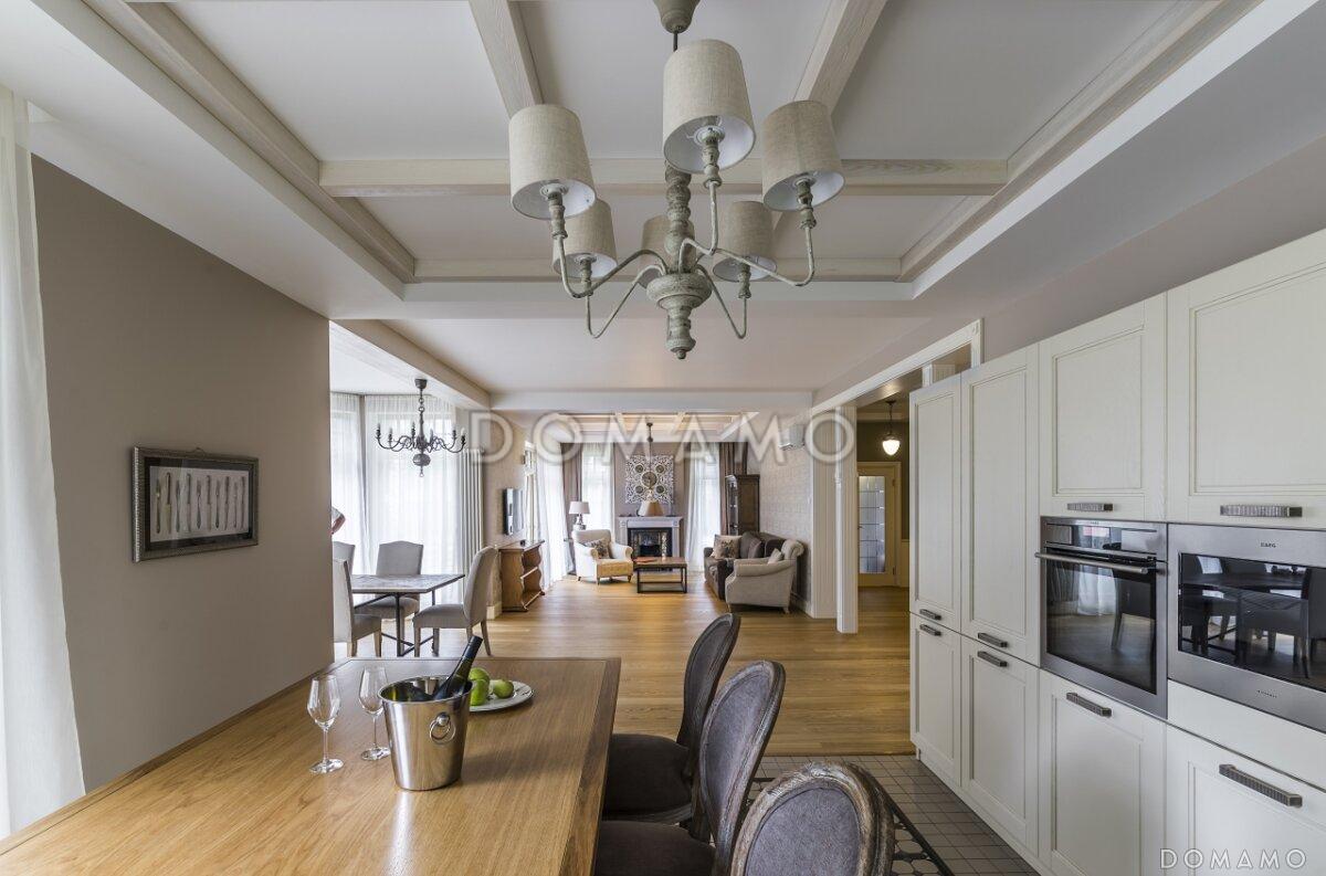 Проект скандинавского коттеджа из кирпича с эркером, мансардой и открытой террасой / 7