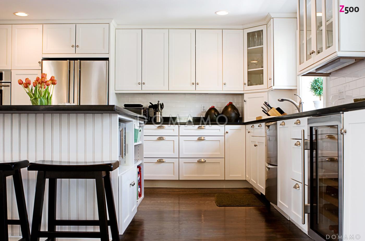 Проект одноэтажного мансардного дома из кирпича с прямоугольным выступом на втором уровне / 3