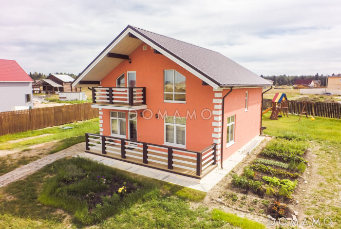 Проект каркасного дома с просторной террасой во всю ширину дома