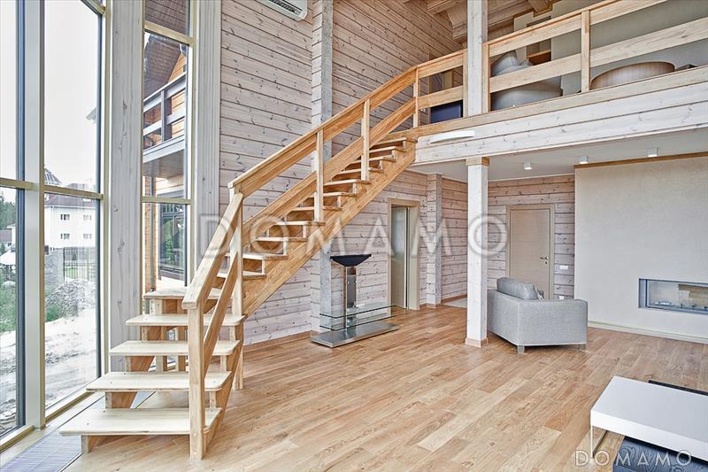 Проект стильного дома из клееного бруса с обширным остеклением и вторым светом / 31