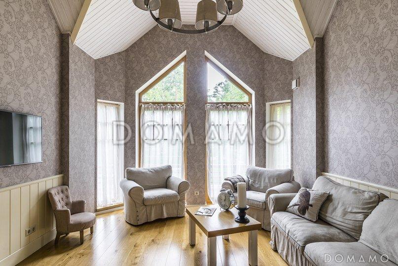 Проект каркасного дома в скандинавском стиле с террасой, эркером и большими окнами / 11