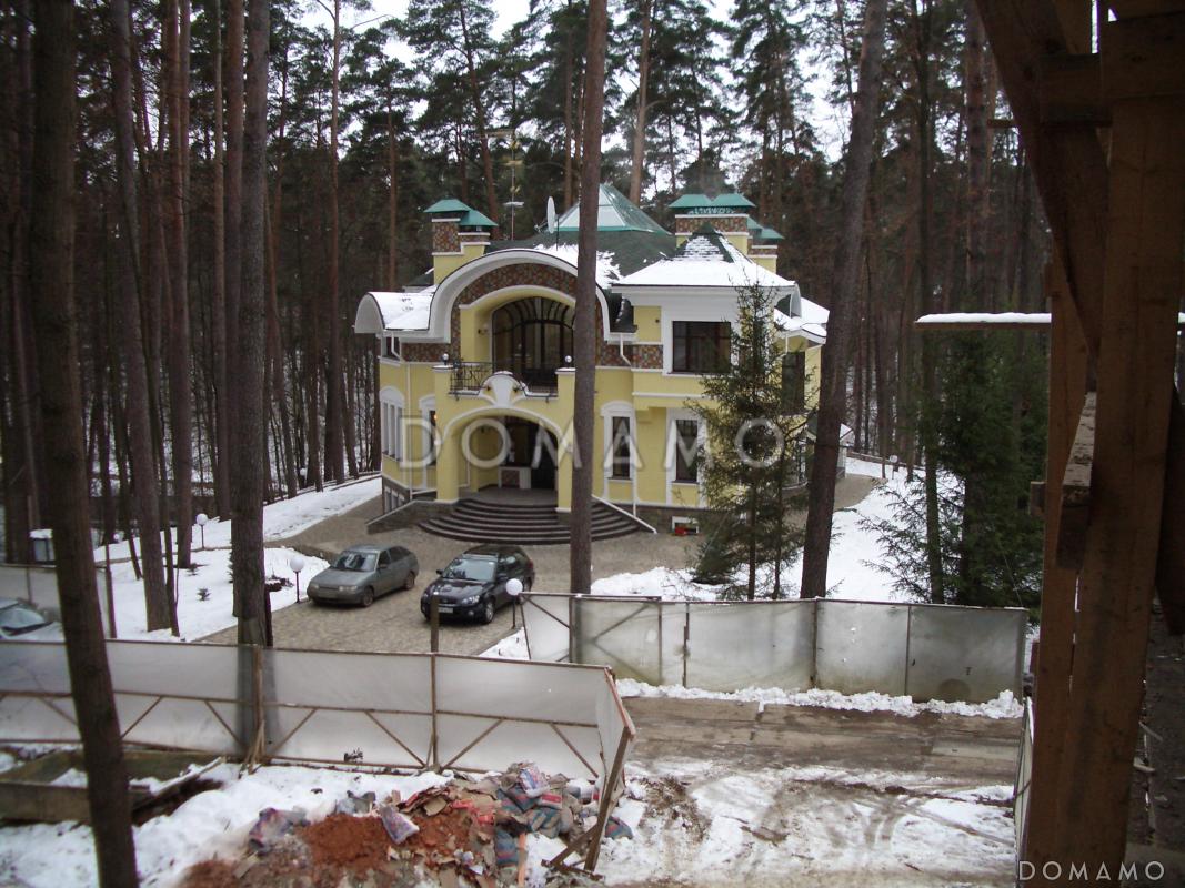 Проект коттеджа в стиле модерн с парадным балконом / 6