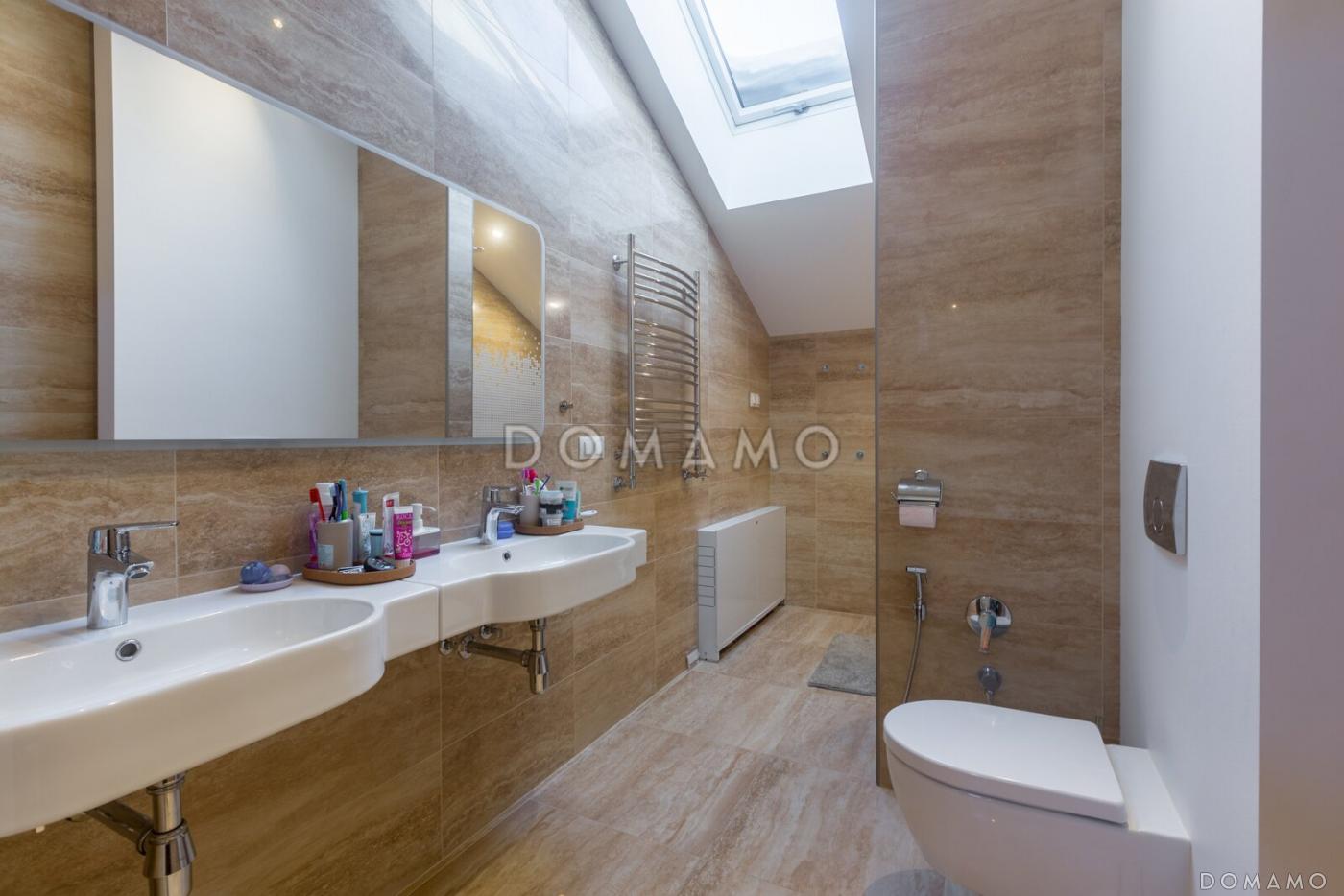 Проект двухэтажного дома из газобетона с 5 спальнями, сауной и большим балконом / 11