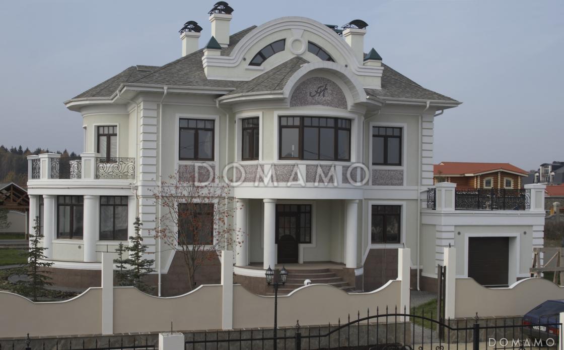 Проект коттеджа с двусветной гостиной, гаражом и террасой / 2