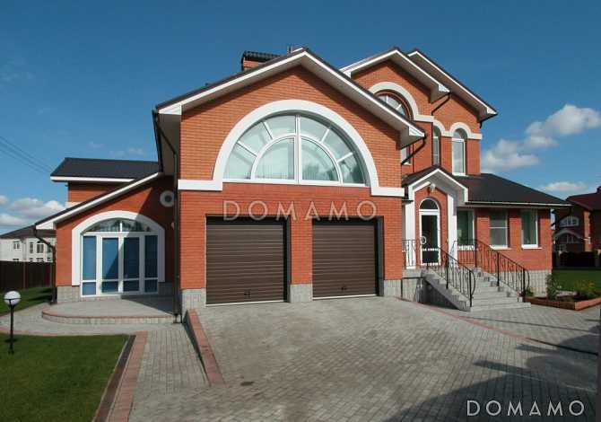 Проект загородного дома с бассейном и гаражом на 2 машины  Проект загородного дома с бассейном и гаражом на 2 машины