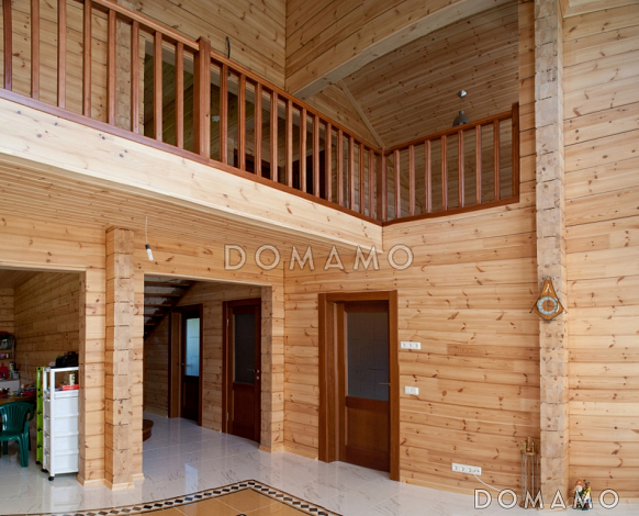 Проект деревянного дома из клееного бруса с просторной прихожей Проект деревянного дома из клееного бруса с просторной прихожей