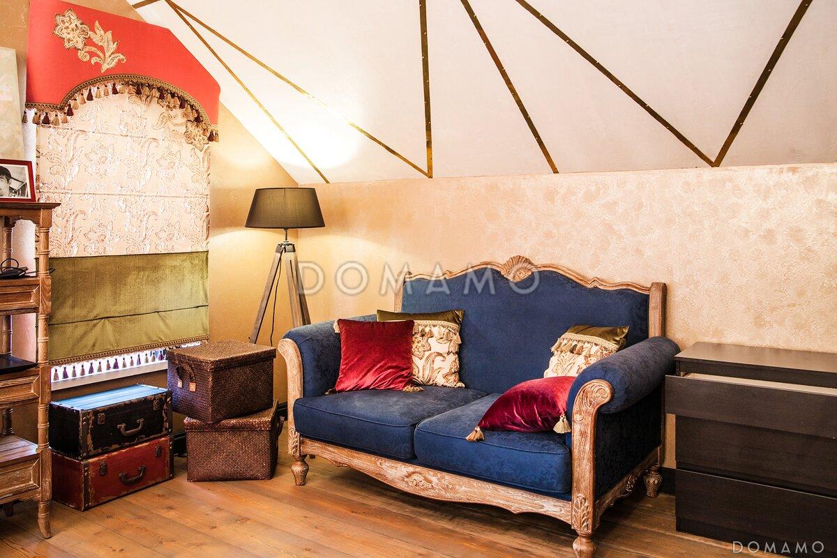 Проект мансардного дома из кирпича с крытой террасой, вторым светом и островным камином / 23