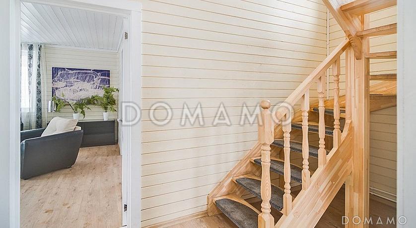 Проект яркого, каркасного дома с балконом на втором этаже / 18