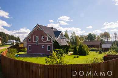 Проект дома из газобетона с большой открытой террасой