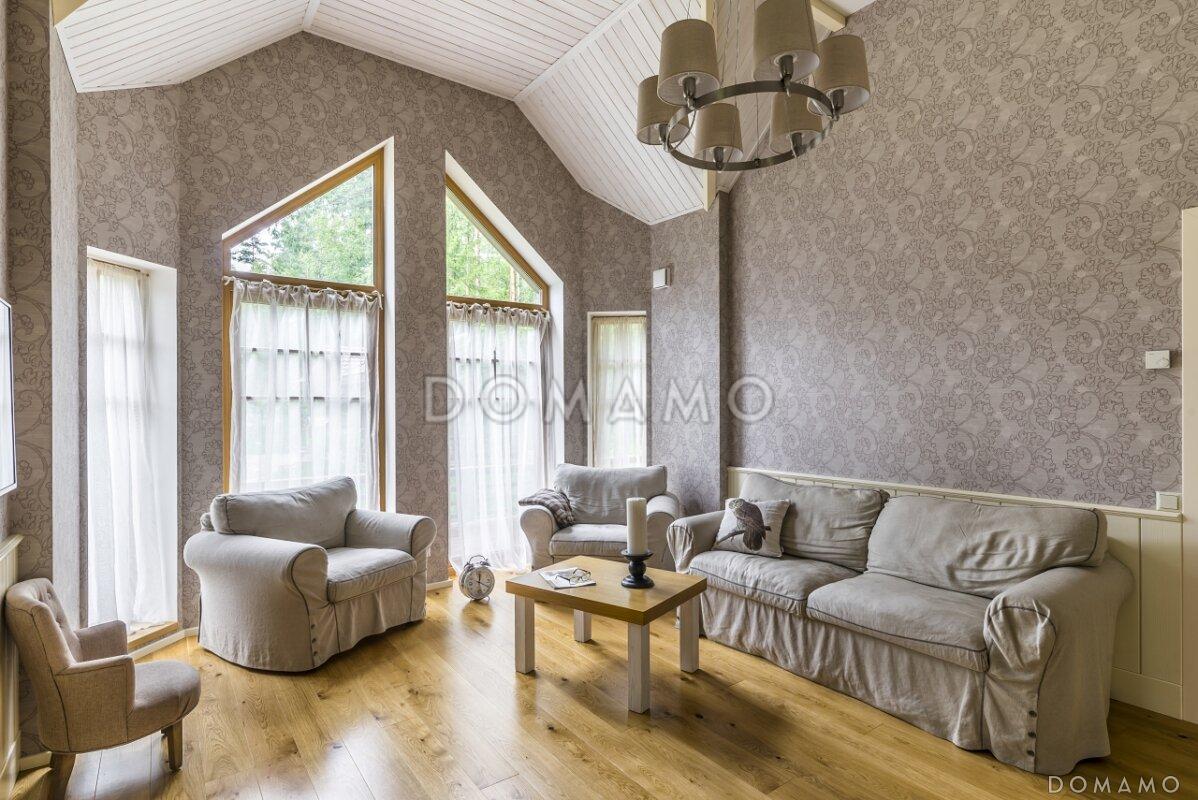 Проект скандинавского коттеджа из кирпича с эркером, мансардой и открытой террасой / 9