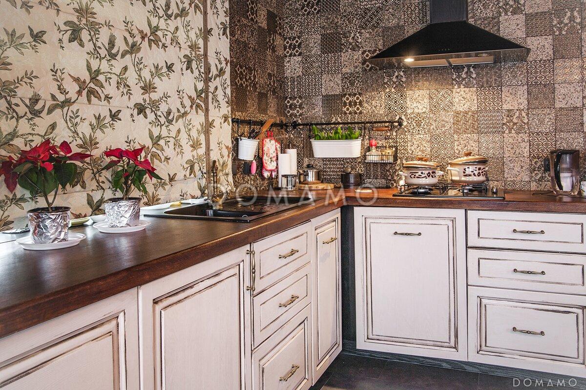 Проект мансардного дома из кирпича с крытой террасой, вторым светом и островным камином / 11