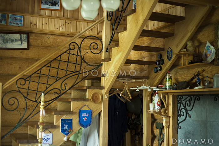 Проект кирпичного дома с эркером и гаражом для одной машины