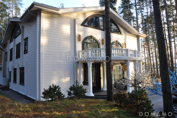 Проект роскошного дома из клееного бруса с бассейном и огромной гостиной Проект роскошного дома из клееного бруса с бассейном и огромной гостиной