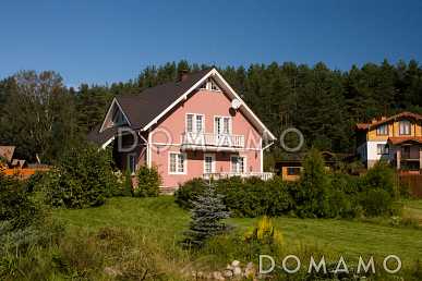 Проект каркасного дома с большой открытой террасой