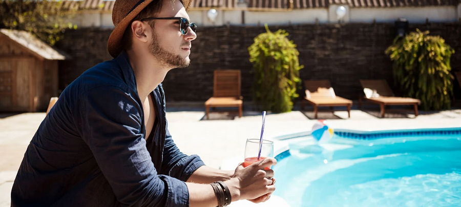 Как построить бассейн в загородном доме