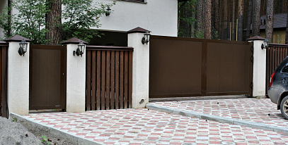 Как выбрать ширину ворот для въезда на участок