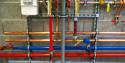 Отличия загородного дома от дачи