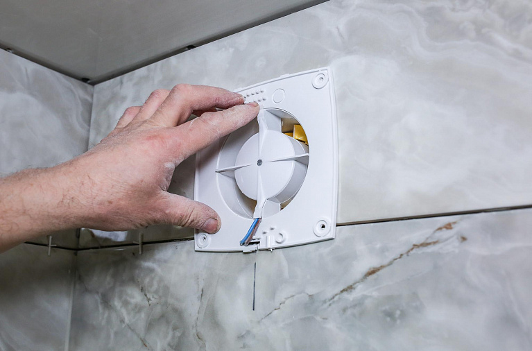 Ошибки с вентиляцией, из-за которых весной вылезают сырость и плесень