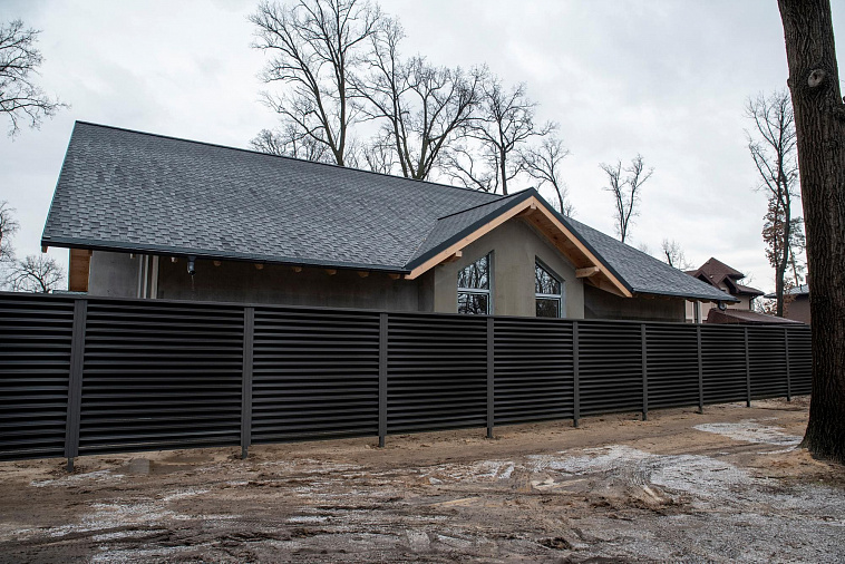 Почему ворота начинают клинить после зимы 