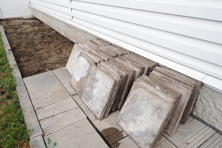 Что делать если отходит плитка