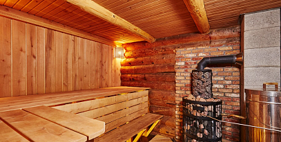 На каком расстоянии от забора можно строить баню