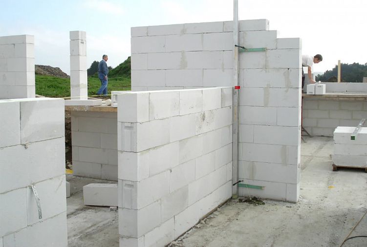 Строительство гаража из пеноблоков