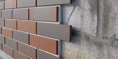 Облицовка дома панелями под кирпич: особенности и этапы монтажа