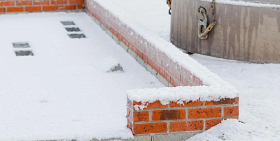Можно ли заливать фундамент в минусовую температуру?
