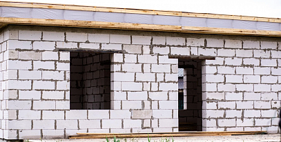 Недостатки домов из газобетона: мифы и реальность