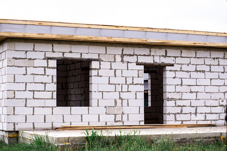 Недостатки домов из газобетона: мифы и реальность