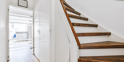 Какой должна быть лестница на второй этаж в частном доме